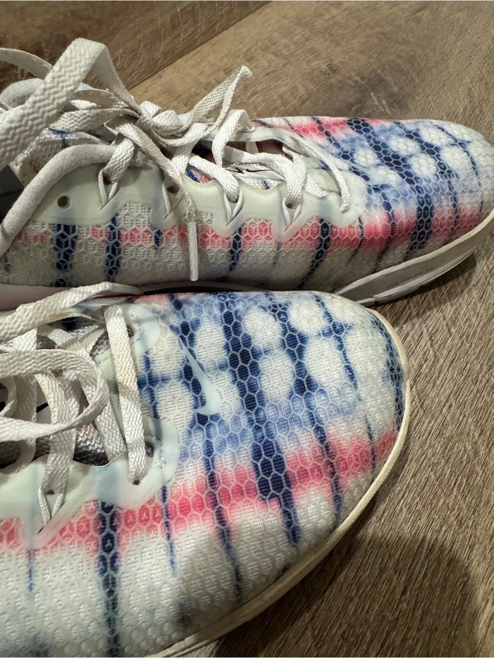 NIKE Metcon 5 AMP Womens White Mesh Sneakers W/ Navy and Pink Tie-Dye! Size 10.5